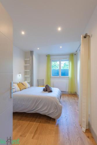 4 personnes - Terrasse + parking privé