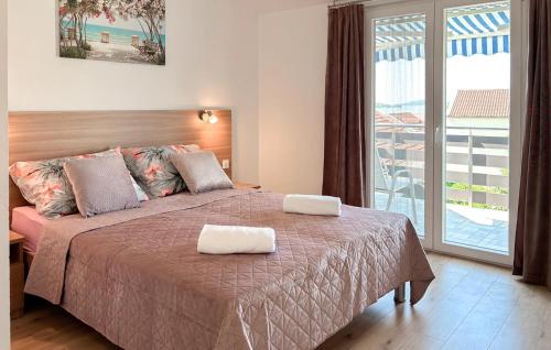 Gorgeous Apartment In Vodice With House Sea View