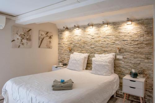 Bright room with AC Close to Old Port & Panier