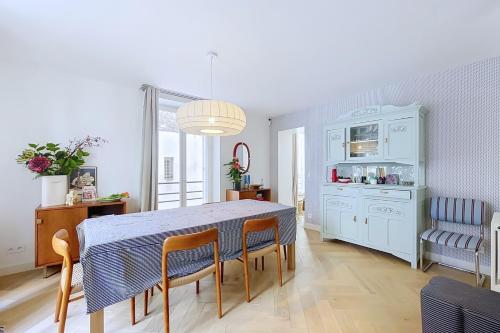 Elegant apartment near Les Invalides