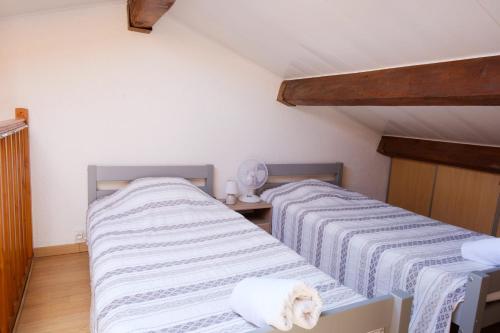 Apartment with sea view 50m from the beach