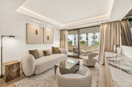 REF 2067 - Cannes Fully renovated apartment near the Croisette for rent