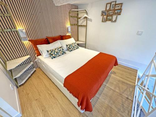 Elegant Seafront Loft Old Town Nice