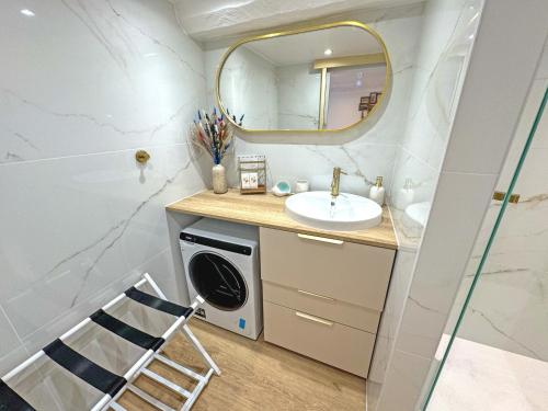 Elegant Seafront Loft Old Town Nice
