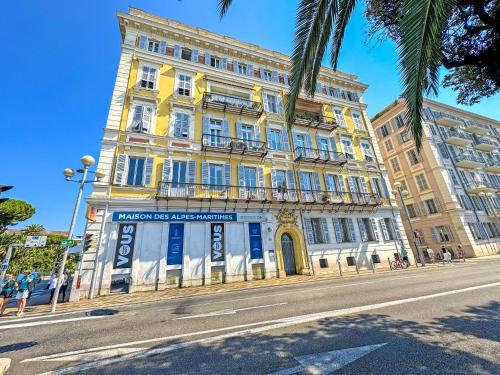 Elegant Seafront Loft Old Town Nice