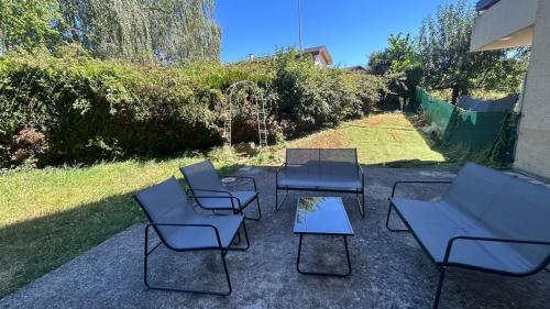 Bright apartment, terrace, garden and parking