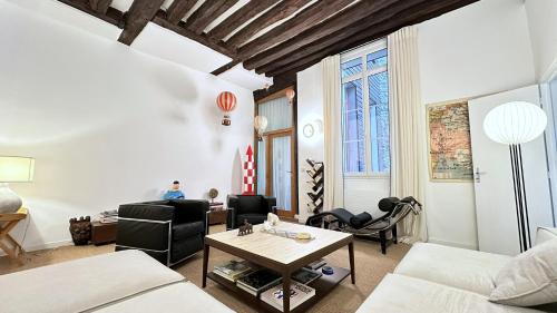 Elegant 2-Bedroom in Saint-Germain-des-Prés