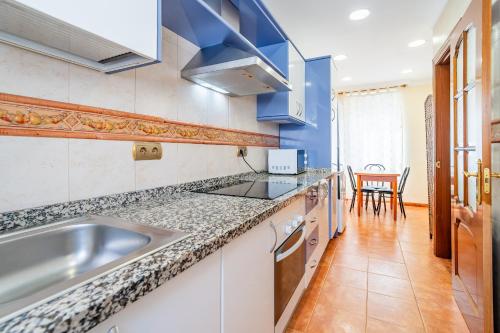 Cubo's Las Americas Malaga Apartment
