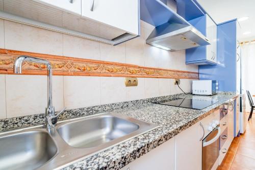 Cubo's Las Americas Malaga Apartment