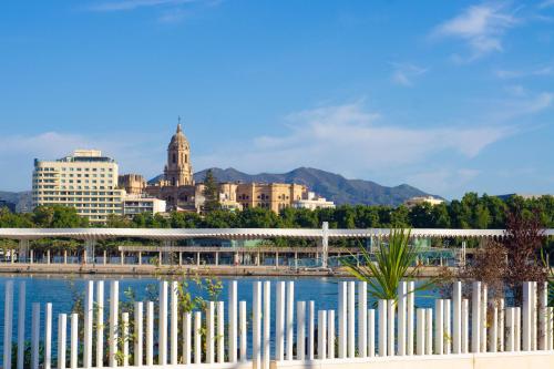 Cubo's Las Americas Malaga Apartment