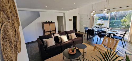 LA CATALANE, Villa Contemporaine en Bord de Mer et Climatisée