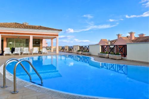 Mar à Vista - Sea View Apartment 10min Walk to the Beach with Balcony & Parking