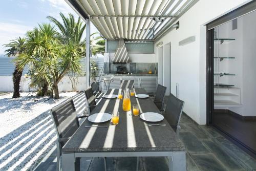 WELCS VILLA 377 EMP con piscina y amarre