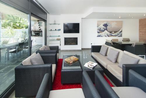 WELCS VILLA 377 EMP con piscina y amarre