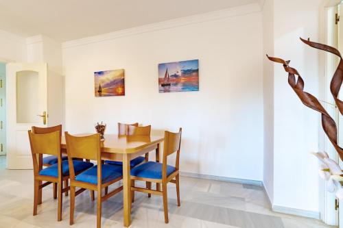 Apartamento con Piscina a Pasos del Mar