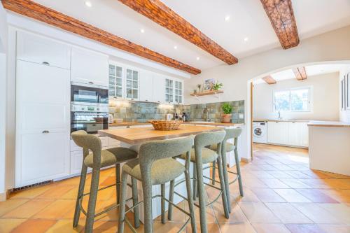 Renovated Provençal Villa with Garden - Antibes