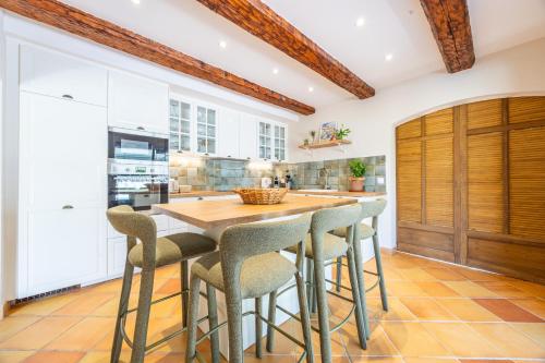 Renovated Provençal Villa with Garden - Antibes