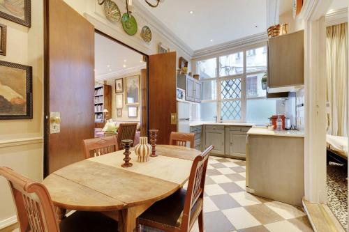 Historic elegance in the heart of Marais - 6P 2BR