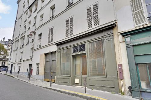 Historic elegance in the heart of Marais - 6P 2BR