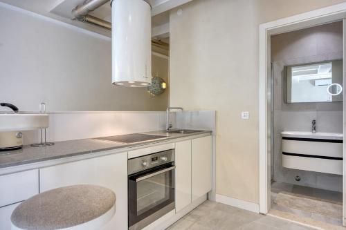 1BR Star Wars Inspired Duplex Loft /w Sea View - Happy Rentals