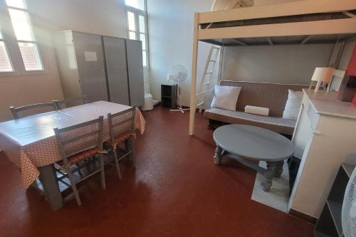 Lovely studio in the Remparts