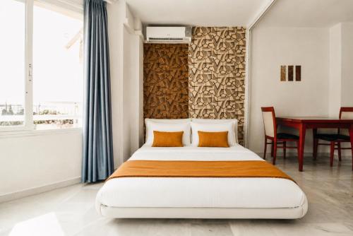 Solmate, Sea Views Beach Walk Pool Balcony Parking