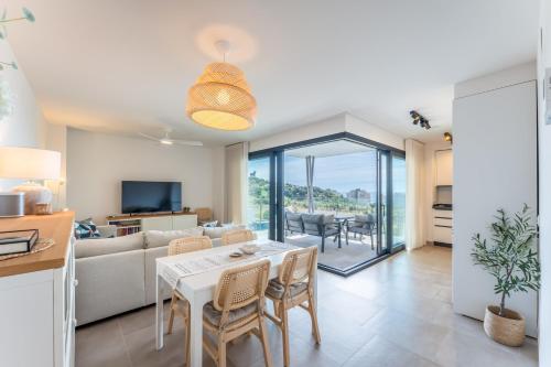 Bright & Modern Los Pacos Retreat - 3 Bedroom - Pass the Keys
