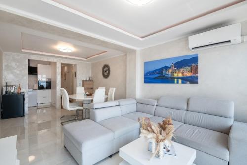 Apartment one Promenade des Anglais
