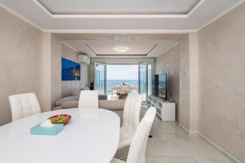 Apartment one Promenade des Anglais