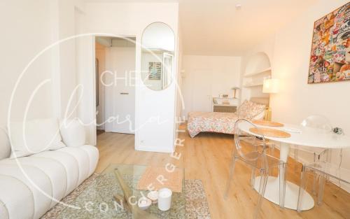 Stunning apartment with Eiffel Tower View - Champs-Élysées