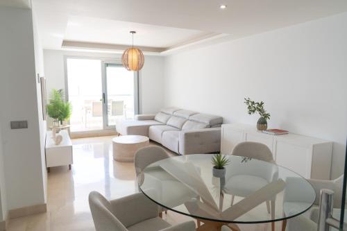Sena Three Bedroom Deluxe Penthouse by Aqua