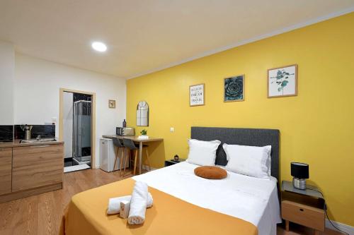 Modern Bright and fully Renovated