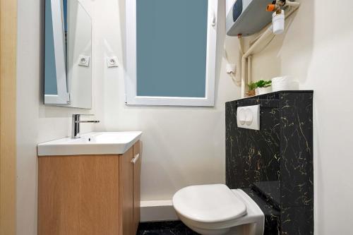 Modern Bright and fully Renovated
