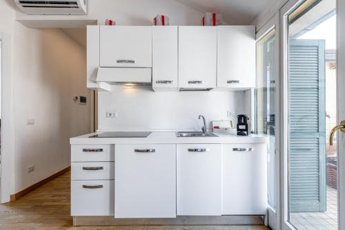 Luxury Apartment with Terrace - Garibaldi Station