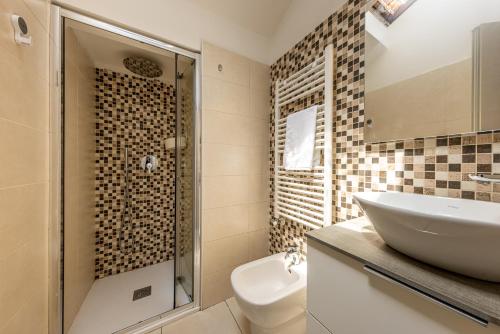 Luxury Apartment with Terrace - Garibaldi Station