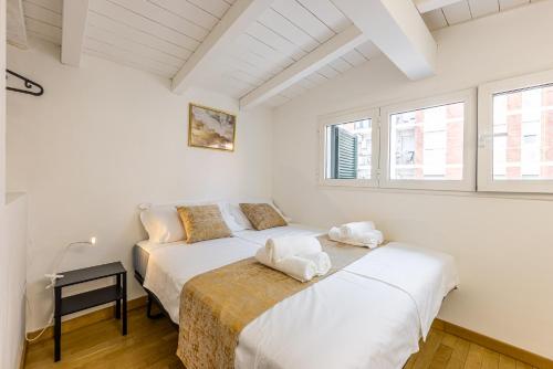 Luxury Apartment with Terrace - Garibaldi Station