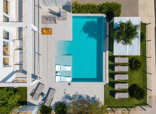 Seaview Villa ABA with 38sqm heated infinity pool, 4 bedrooms, Media room, 150m from sea