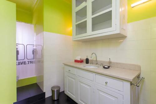 Central 1BD Flat near Lisbon