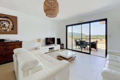 Bright apartment in Porto-Vecchio near beach