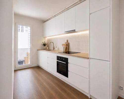 New Heart of Antibes 3BEDROOMS queen beds AC