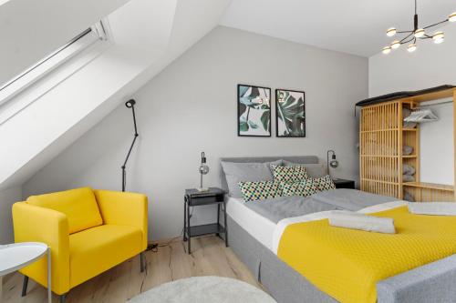 Terrace - 2-BR - Near Stadthalle and Metro U6