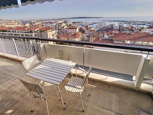 Sea view 2 bdr 2 baths central 312 ac