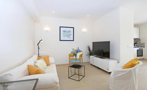 A08 - Magnolia Sea View Apartment
