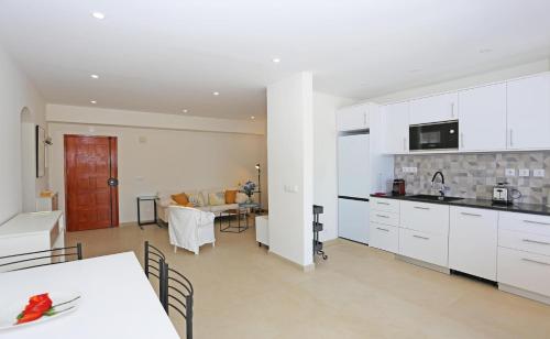A08 - Magnolia Sea View Apartment
