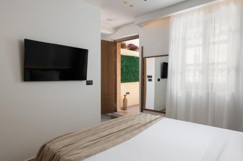 Karavel Suites - Old Town Boutique Rooms