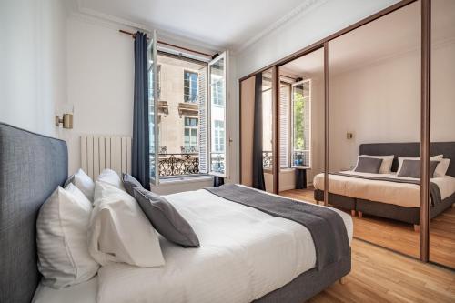 Prestige et Elégance aux Champs Elysees 80m2