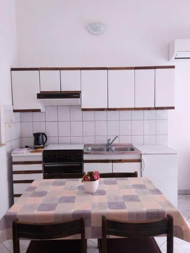 Holiday apartments Pula - 27699