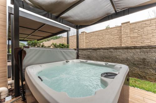 3081 Haven MagicVillage Jacuzzi 8 min to Disney photo 40