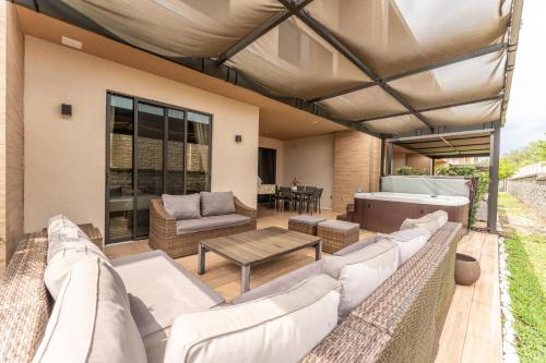 3081 Haven MagicVillage Jacuzzi 8 min to Disney photo 49