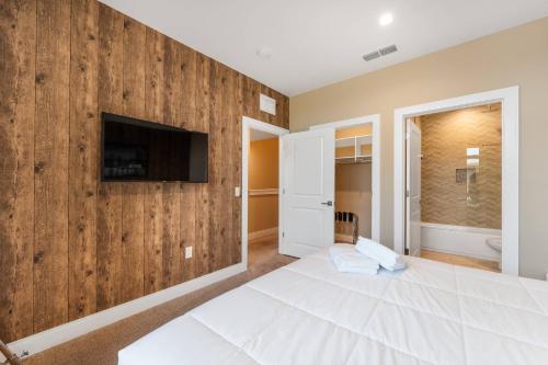 7458 Modern 9 guests 3 suites jacuzzi 8 min Disney photo 22